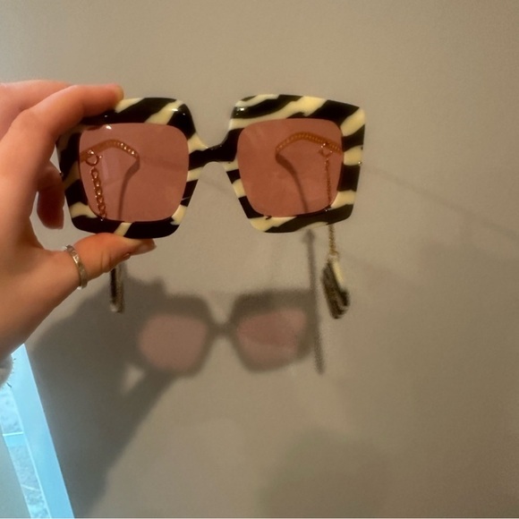 Gucci zebra sunglasses - Picture 3 of 7